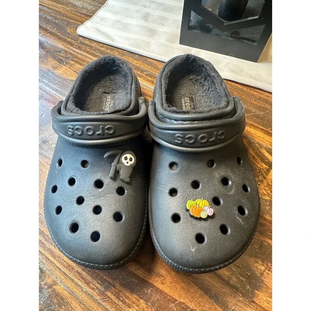 Crocs Classic Lined Clog Black Halloween Jibbitz Kids Size M4 W6 Cozy Slip On
